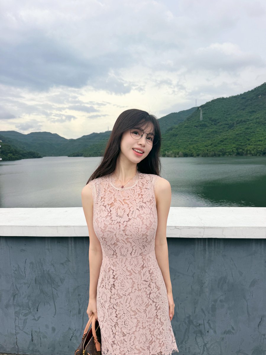 HasanAlhakeem1's tweet photo. 男人真的会在暗恋你的时候对着你的照片打飞机吗？？？？ https://t.co/nYSxU1TIM0