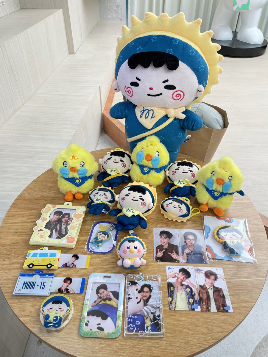 ymdd_lym's tweet photo. ไปเฟ่ครั้งที่ 2 complete!!🎊
ไม่คาดหวังว่าจะเจอจัมโม่เลยด้วยซ้ำ
พอหลานมากรี๊ดแตก 
อีกคนก็วิ่งหน้าตั้งกลับโต๊ะ เร็วมาก🤣

#JUMMO #GEMMHOUSE https://t.co/j4EUYlbpqd