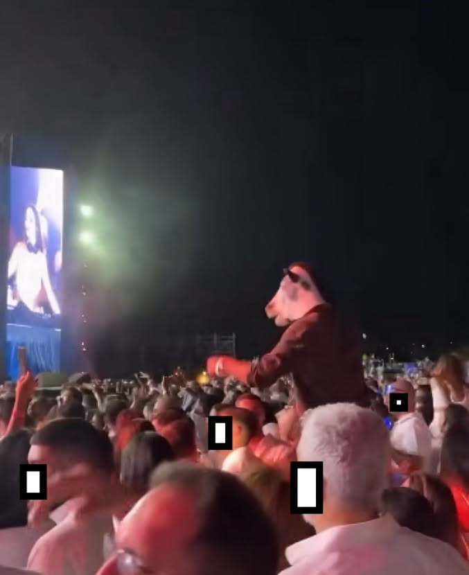 Amjad_AlFayes's tweet photo. مشهد من حفل #عمرو_دياب في #العقبة يوم أمس !!

اللهم لا تؤاخذنا بما فعل السفهاء منا .. https://t.co/wkQgSZF73f