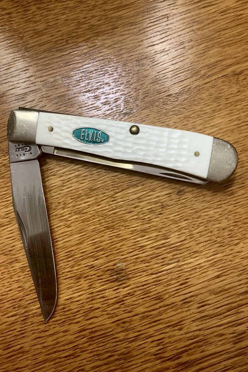 bfosteriii's tweet photo. Dad’s Case XX Elvis Presley Trapper was looking very much the worse for wear, but no longer.  The King would be proud. https://t.co/kNIT1P1aTd