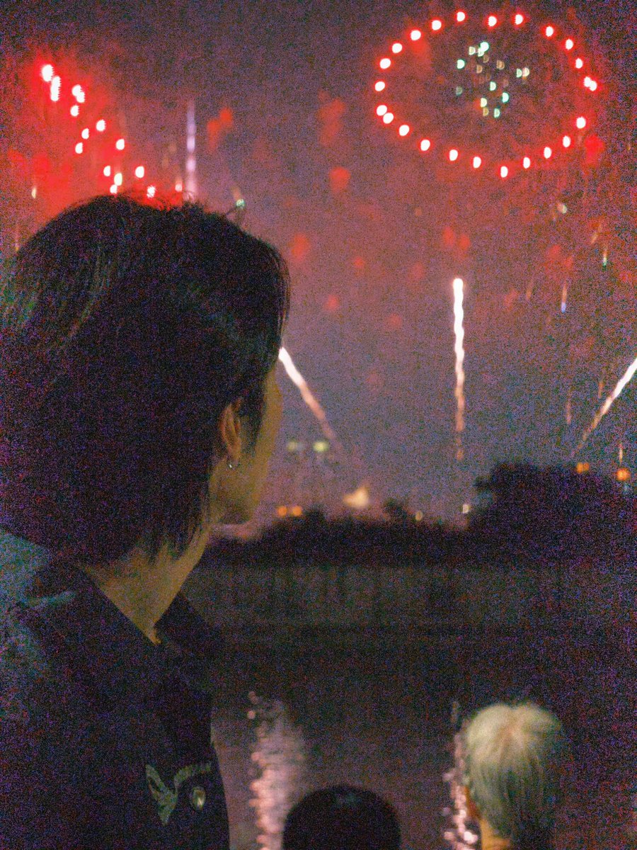 hengniderys's tweet photo. You are my
( 煙火 )
#love (. ❛ ᴗ ❛.) #wayv
#HENDERY_Thursday https://t.co/yY268S1F8T
