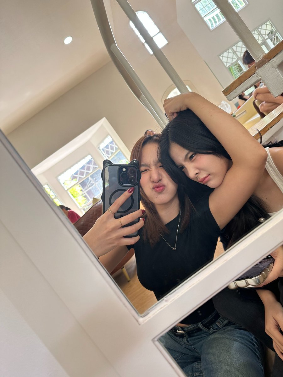 cherlynnnk's tweet photo. อยากเป็นพี่นักกล้ามของเธอ @Lookged728552 #poylookged https://t.co/Y8eVHMfZuw