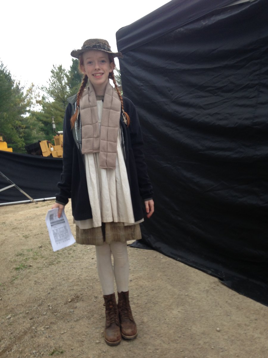 rebellevague's tweet photo. Esattamente 10 anni fa iniziavano le riprese di Anne With An E.
Per l'occasione Amybeth McNulty ha condiviso alcune vecchie foto scattate sul set della prima stagione. https://t.co/eocep5WhYg
