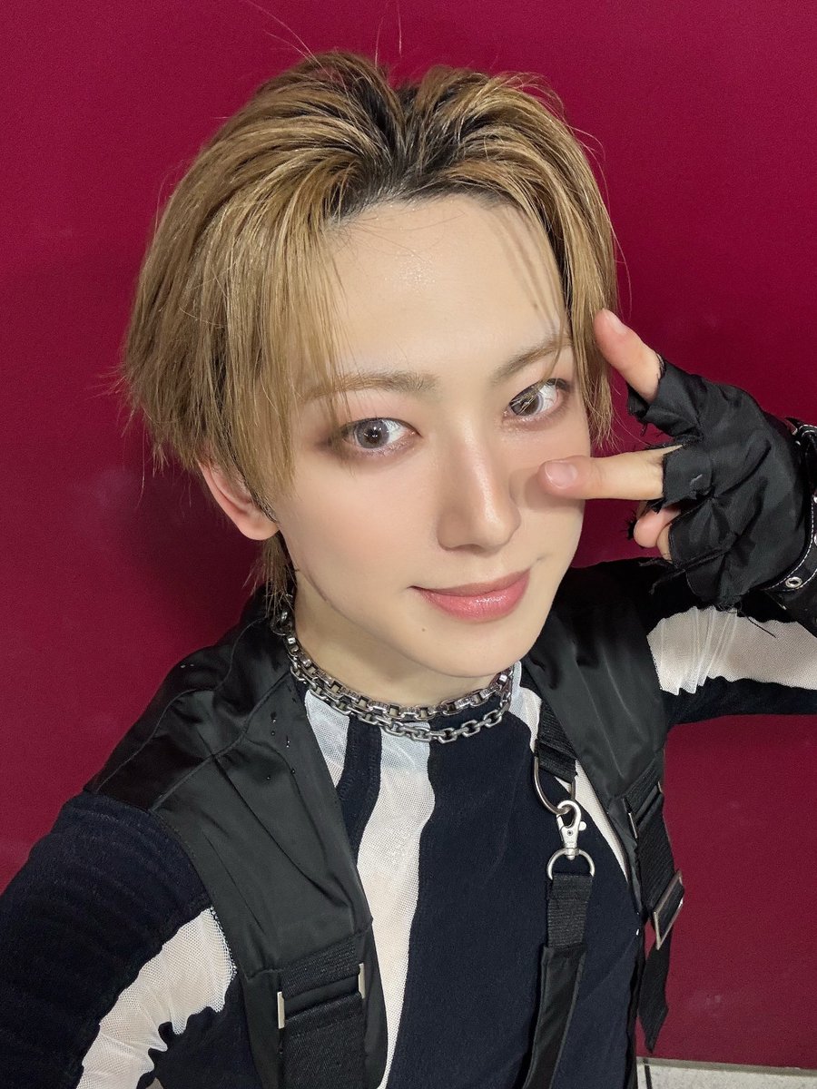 Fuma_France's tweet photo. {WEVERSE 19.09.2026} 

Good Boy~ 🖤

#andTEAM #MarkonMe #FUMA #후마 #앤팀 https://t.co/vDbIG2TQcR