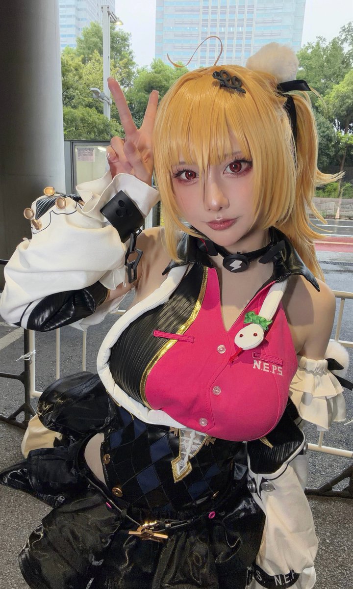 hinokio_q's tweet photo. 【速報】ゲームショウ離脱！遊び疲れた〜！！ゼンゼロのシーシィアで参加してました🐍 #TGS2026 https://t.co/yniH4hkM3A