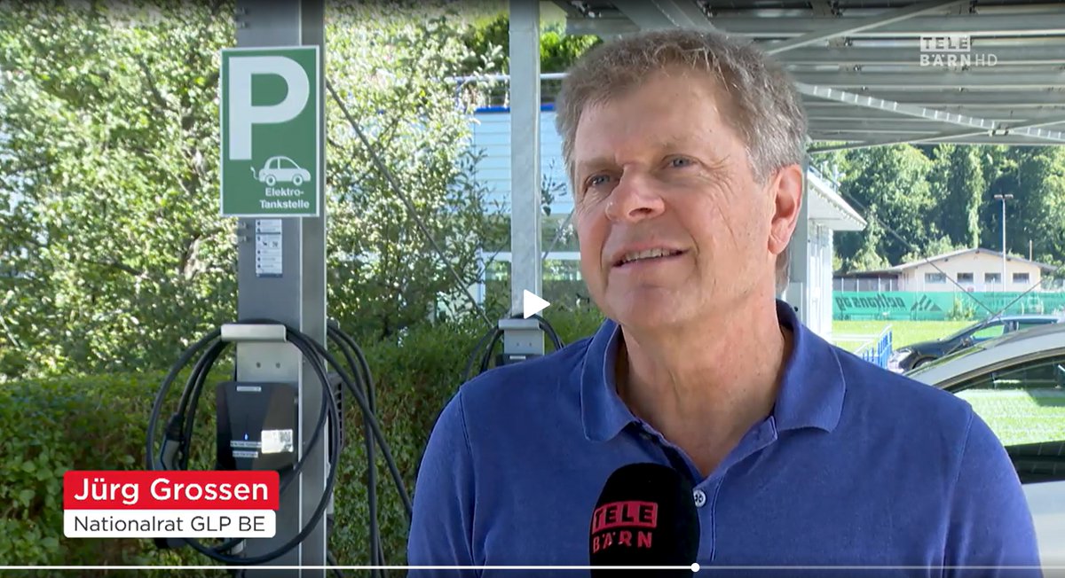 Juerg_Grossen's tweet photo. SVP-Politik in Reinkultur:⛽ Jahrelang E-Mobilität 🚗⚡ und Solarenergie ☀️ ausbremsen – und dann Benzin und Diesel steuerlich verbilligen?

Die beste Antwort auf hohe Ölpreise ist weniger Ölverbrauch – nicht billigeres Öl 🛢️.

👉 https://t.co/o9SRJehwB5 https://t.co/l7BfyBqDa6