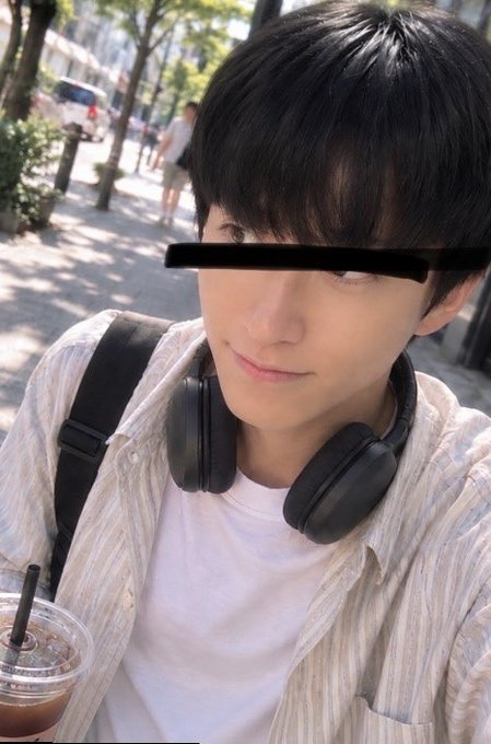 Cleiton2409's tweet photo. 雑誌モデル系男が塩吹き大暴れｗｗｗ https://t.co/VwguCLF59Q