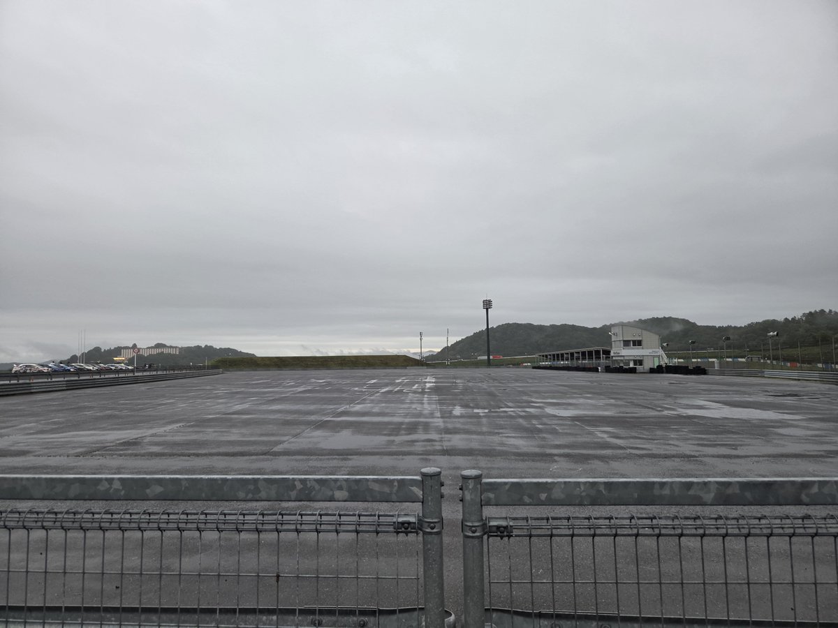 uk_civicmeet's tweet photo. 撤収しました、終わったあとゴミひとつ無い綺麗な会場でした
ありがとうございました！ https://t.co/IVTmhB3VC4