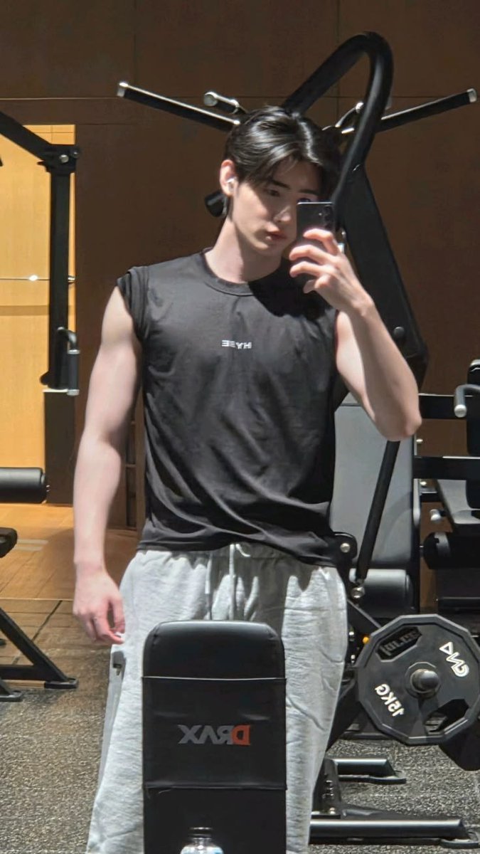 riyankroyy's tweet photo. Bring back Bulk Dada 🤧 https://t.co/VzSVUWczj6