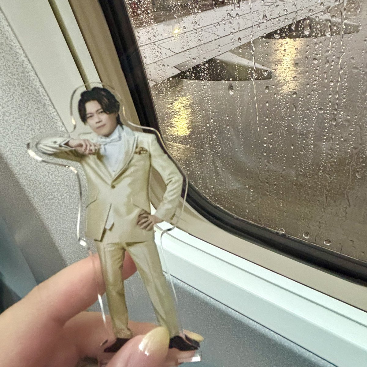 namimaru0402's tweet photo. 雨すごいけど何とか帰れそうです！☔️
披露宴あざした！ https://t.co/KsqW3vSuE2