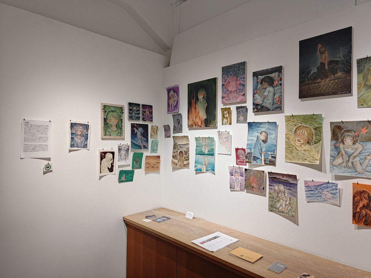 NaoeTOS's tweet photo. 京都の同時代ギャラリーにて内海個展「光る意志」をみる、グループ展等で作品をみていたがまとまった個展の形式でみるのは初、作家本人の心や意志、考えが本人の手から線や色でストレートに画面に乗っていてとても気持ちが良いと同時にその凄まじいパワーに圧倒される、9/27迄 https://t.co/TONGhhCXKN https://t.co/TvyXMm3Dnt