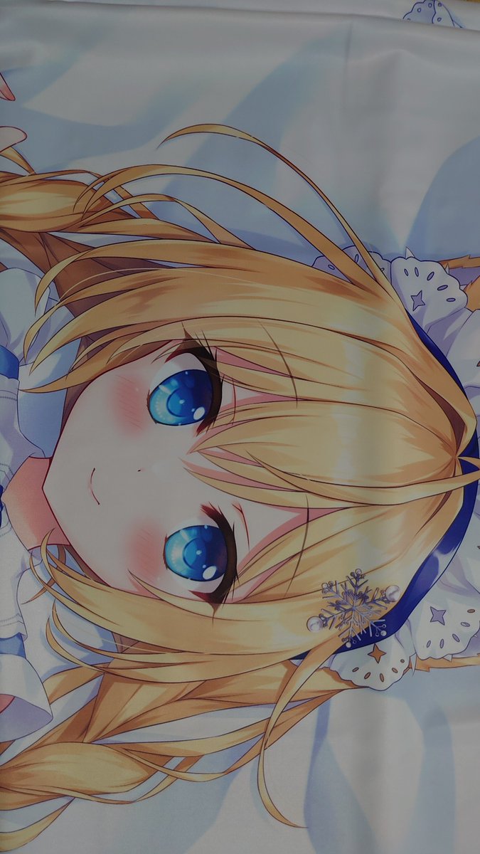 koto_usa's tweet photo. @3rd_a_nochi　あめとゆき先生の、スピカちゃん抱き枕カバーゲットです💞金髪きれい、髪飾りもかわいい。胸など表裏ともに素晴らしい。手を胸に添えてるのが素晴らしい。 https://t.co/i21rNiqrg6