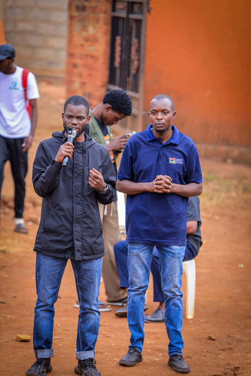 WeAreYouthsUg's tweet photo. Youth leadership is not only about having a voice; it is also about using that voice and our resources to serve others.

Through the WAY Charity Drive, young people came together to spread kindness, compassion and hope. 🤝❤️

#YouthLeadership #WAYCharityDrive #WeAreYouths https://t.co/xgi7zBZV5t