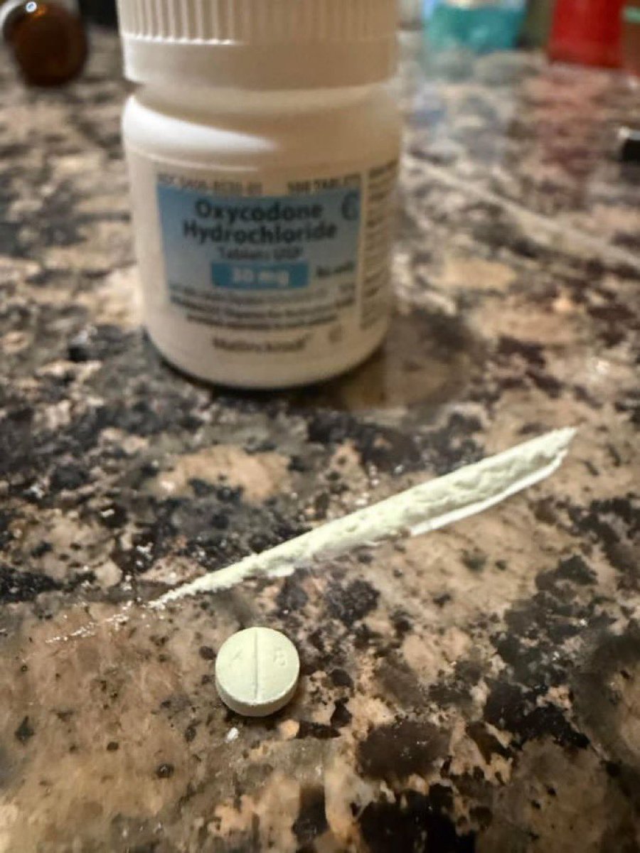 cookiemonsta069's tweet photo. K8’s how we looking real or pressies?

#drugtwt #coketwt #ketamine #kettwt #oxytwt https://t.co/UbUi4l5jip