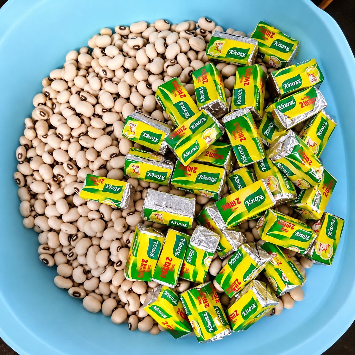 lumaofficial_'s tweet photo. I heard people add Maggi to their beans.😭 https://t.co/TQFTWpkxHV