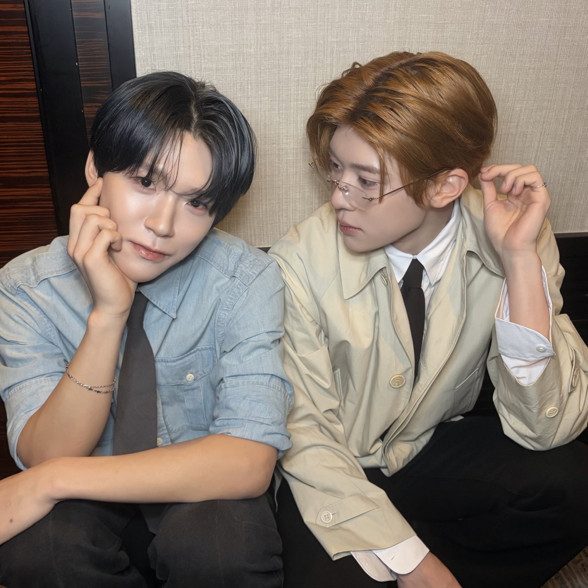DYgyeon's tweet photo. 빤히.. 빤히.... https://t.co/UWrnwgEfGJ