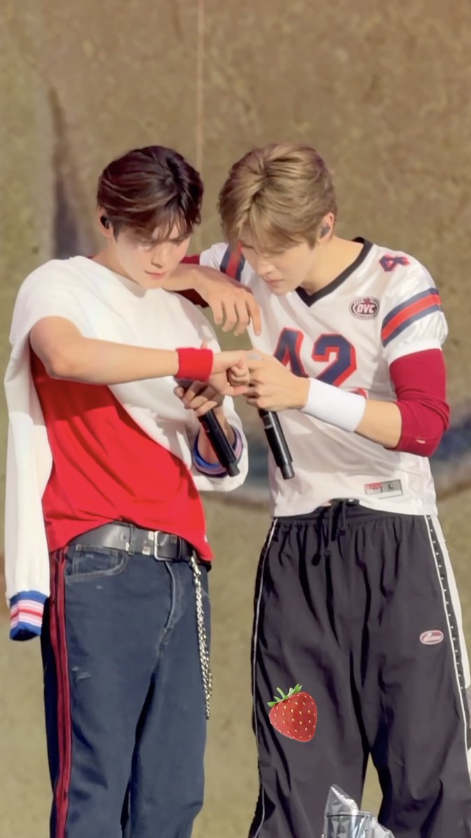 withlovechokun's tweet photo. ใกล้มาก T———————T https://t.co/D8AMYBJqt5