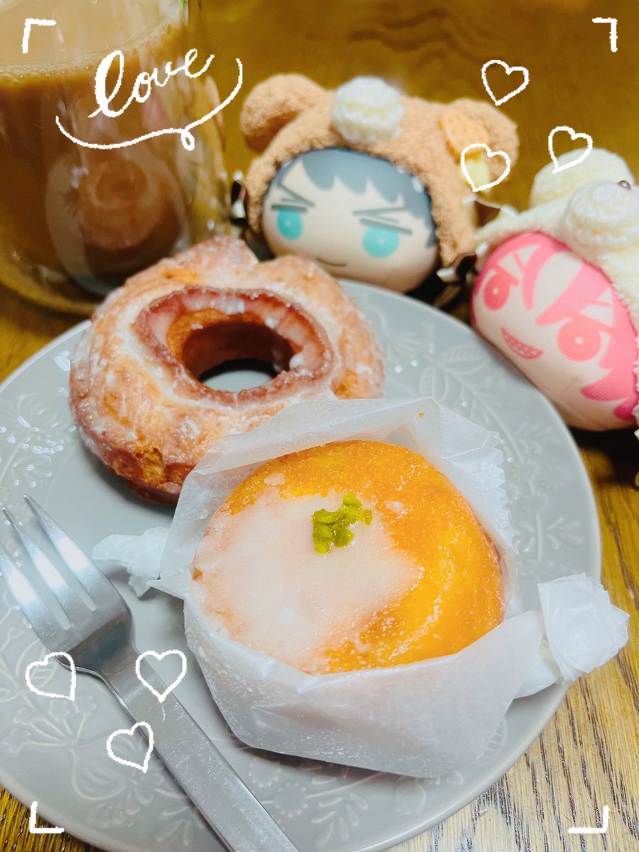 atbyuuki's tweet photo. 行ってみたかったパン屋さんの入店予約が取れたから、おやつとベーグル大量に買ってきた🥯💕 https://t.co/LDyMl6gNdG