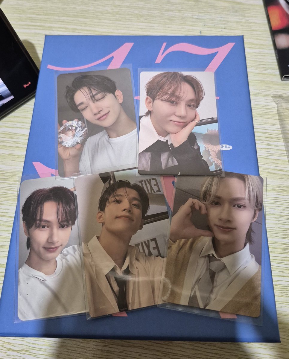 mochwiie's tweet photo. wts lfb ph 
(helping a friend)

seventeen album set

370~17 right here set (no tradingcards)
390~face the sun set (wonwoo ver)

mop: gcash, bpi
mod sdd, jnt direct

mingyu jun hoshi scoups dk wonwoo seungkwan vernon jeonghan dino woozi the8 joshua pc photocard https://t.co/9g6v4y3rLH