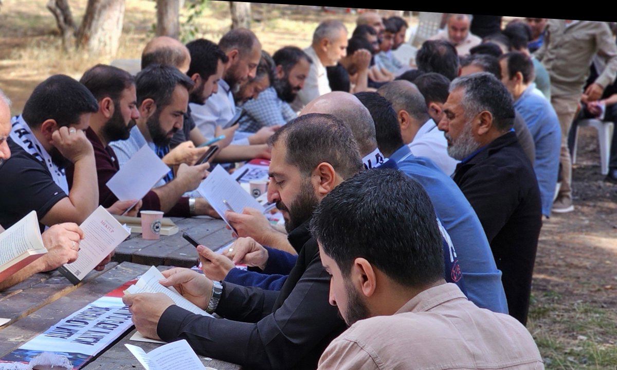 FurkanHareket06's tweet photo. Haksız esaret ilme ve kardeşliğe engel değil!

​Ankara'lı kardeşlerimizle bir araya gelerek Alparslan Kuytul Hocaefendi, Semra Kuytul Hocahanım ve tutuklu kardeşlerimizle aynı saatte kitap okuma etkinliği yaptık. 📖

#HocamlaOkuyorum https://t.co/vLSYvbCWGL