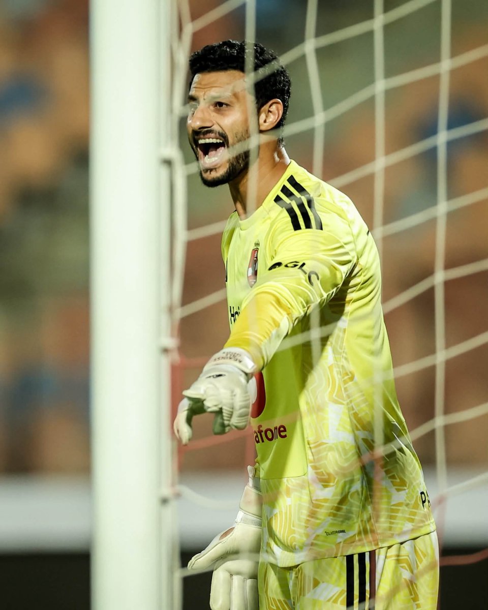 AlAhlyfrancais's tweet photo. Bonjour 👑🧤 https://t.co/rVVQyKe7Gh
