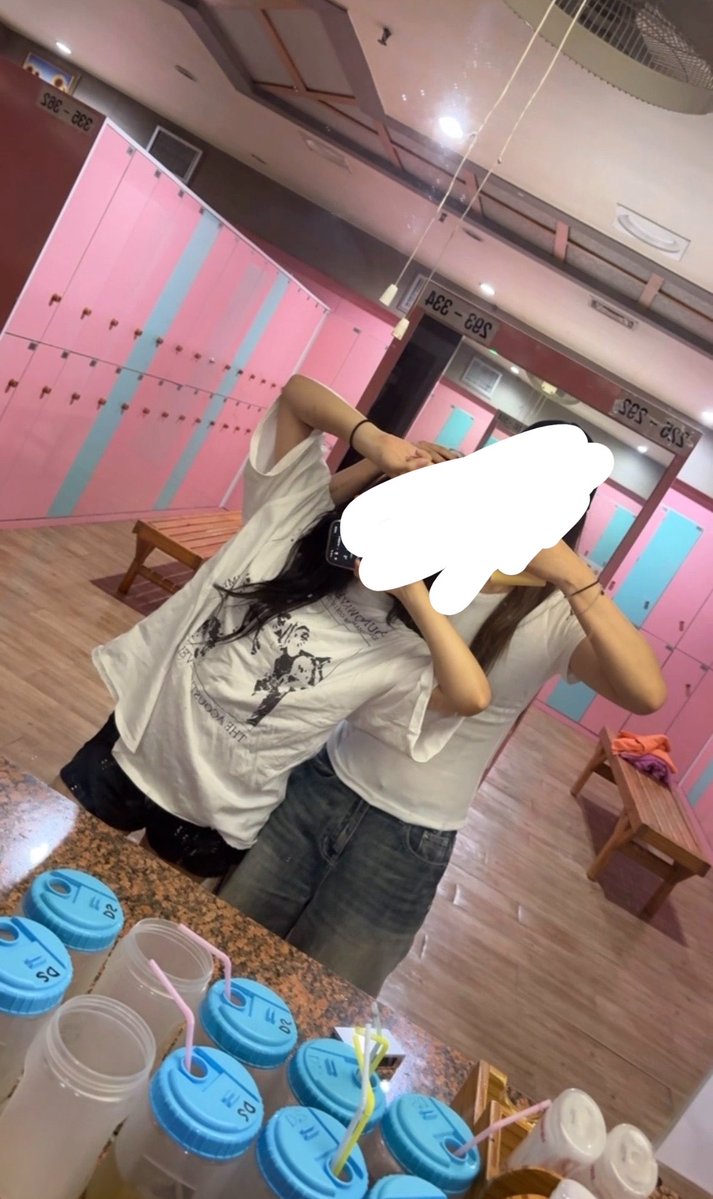 eypyeye's tweet photo. 어제 친구집에서 자야했는데 친구가 문을 안열어줘서 새벽 4시까지 고아타다가 찜질방가서 잠 https://t.co/OYBRcwxMlJ