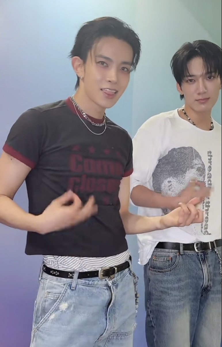 cuddlyheeseung's tweet photo. hrtzwav's DANE said he is a huge Evan fan now 🫶🏻 he's really collecting many fanboys omg 

👤 how was the dance?
👤 senior Evan was really so cool
👤 i've become a huge fan
👤 i think I've been doing the choreography straight through ever since I woke up that day and received the challenge
👤 anyways, I really worked hard so as not to let anyone down... It's a bit of a shame, though..