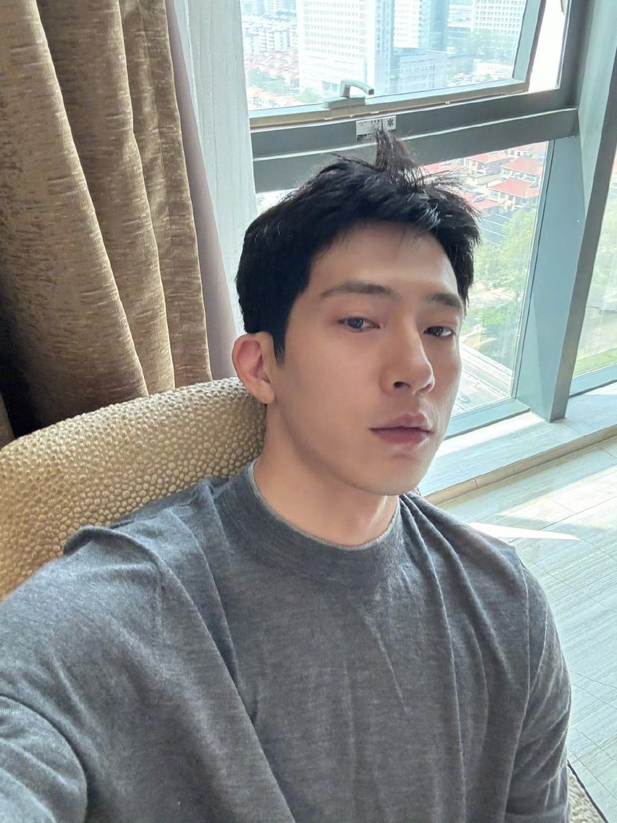 TSJLNx's tweet photo. ช่วงนี้นสด.จีนมาไทยกันเยอะมากงั้นรบกวนจิ่งเป่าเคลียร์คิวมาแฟนมีตที่ไทยทีค่ะ 
ฉันพร้อม บนบาน ศาลกล่าวมาก!!  สาธุ!! 
#JingBoran #จิ่งป๋อหรัน #井柏然 https://t.co/wll9Obk70s