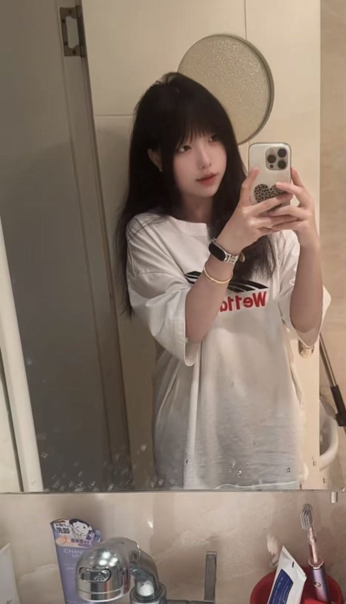 EmmaMurphyteg1's tweet photo. 20➕的女大有没有男孩子喜欢？

还是都喜欢少妇去了 https://t.co/KmCbmZkUQC