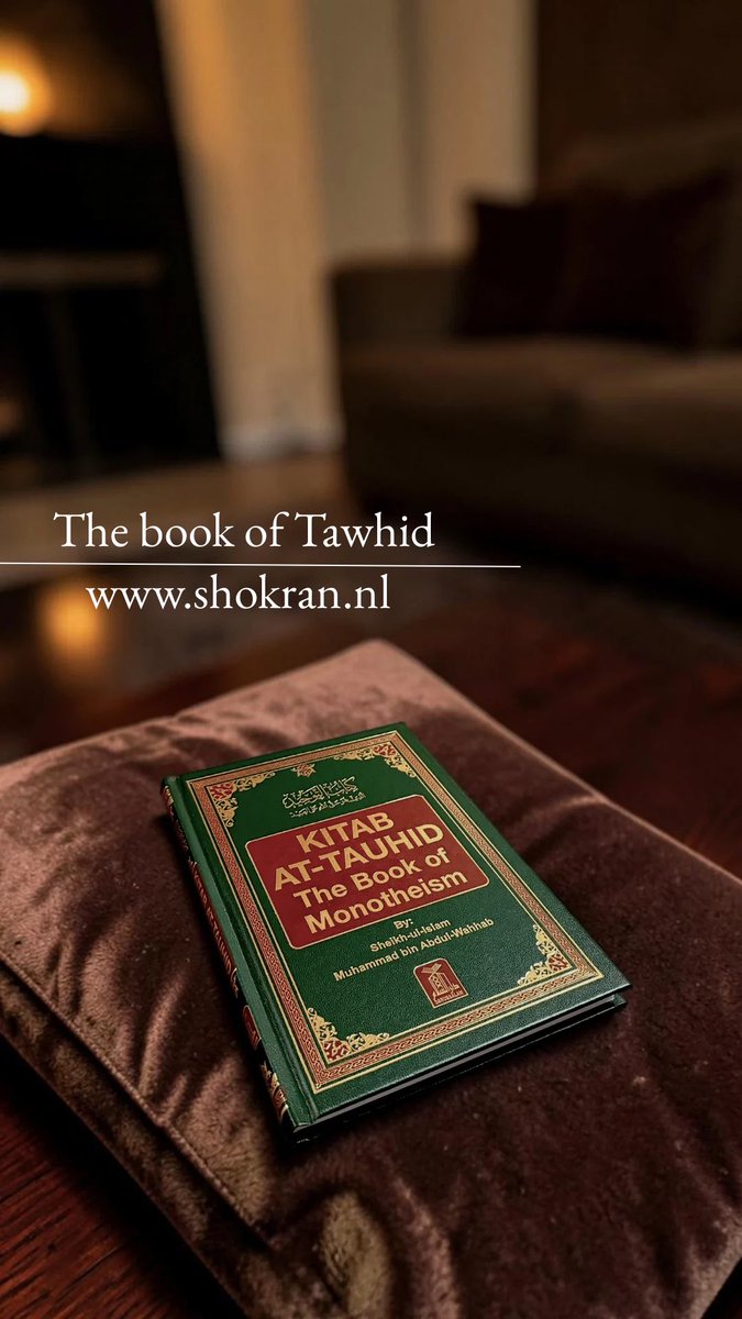 ShokranNL's tweet photo. Kitab at-Tawhid in the classic dark green, dark red &amp; gold cover. 

English translation of the very important and fundamental work Kitab At-Tawhid from the famous scholar Shaykh Muhammad ibn Abdul-wahhab.

Available on our website: 

https://t.co/XNTZ2DS1fQ https://t.co/JvqcNRNLQb