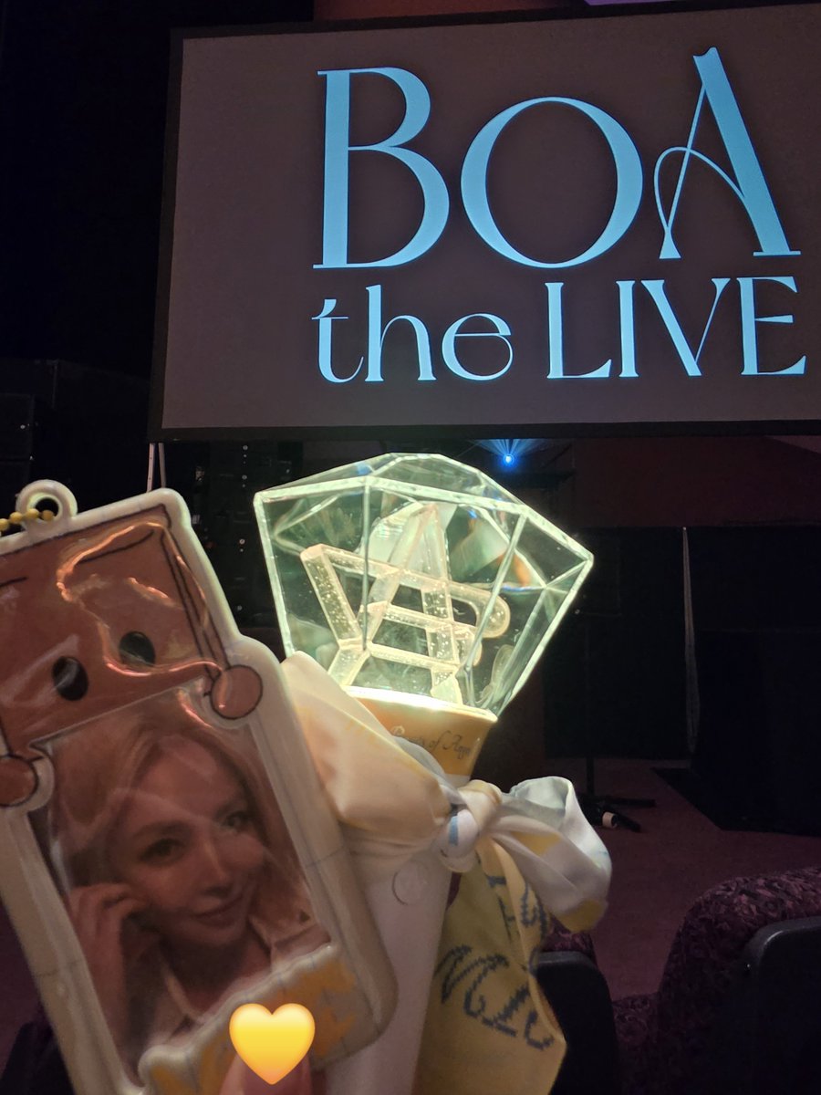 ch0c8la25's tweet photo. BoAちゃんのライブめちゃくちゃ楽しかった😭😭😭💛
日本の曲もまじで名曲揃いで懐かしくて最高だった…🥺素敵な時間をありがとう!!
New Albumも楽しみ🫶
#BoA_THE_LIVE #BoA #BApal https://t.co/pbzdkV9w80