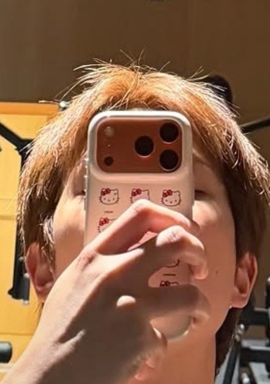 kookyun's tweet photo. Namjoon has a hello kitty phone cover !!! https://t.co/GC8yZTxGHU