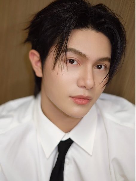 jwillestt's tweet photo. WILLIAM’S MAKEUP FOR OSAKA CONCERT WAS AMAZINGGG 😋🤌🏻🔥

such an handsome Prince 🔥✨

#LYKNDuskAndDawnxOsaka #williamjkp https://t.co/jx5Ph0teln