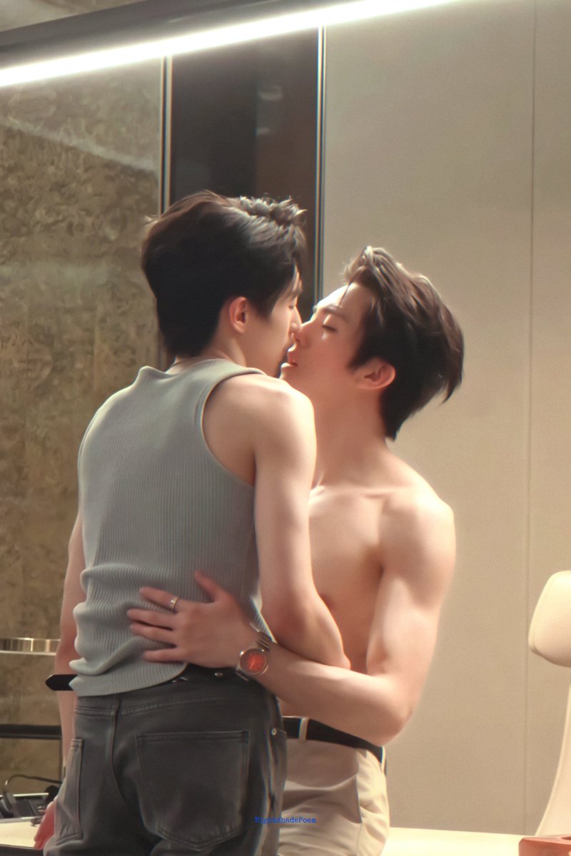 Nightshadepo's tweet photo. The world’s greatest pair of kissers
#เถ้าบุหรี่ #煙灰 #港劇煙灰 #ASHofficialseries #BL #BLseries https://t.co/GQydvbSi3r