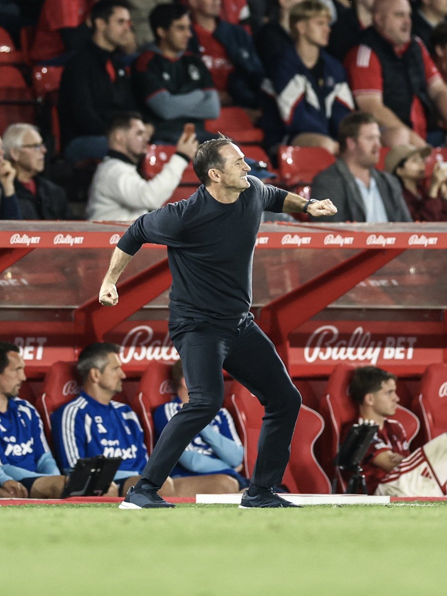 CoventryCityFC's tweet photo. Gaffer enjoyed that one. 😁 https://t.co/qY7dnRp7wy