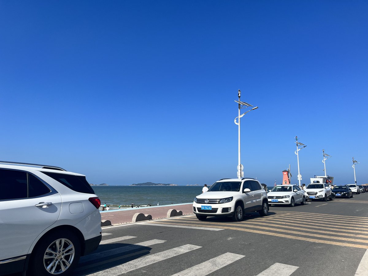 queroseranonima's tweet photo. Just wrapped up a quick day trip to the coastal town! Sun-kissed views and fresh seafood hit different. ， https://t.co/ShmRi34Ohn