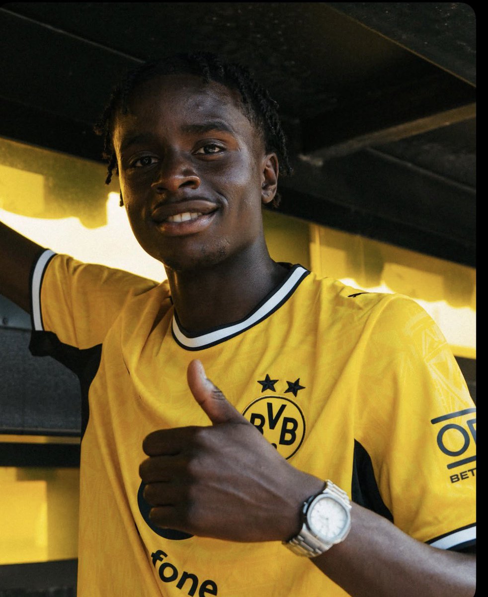 Angolaballers's tweet photo. Ataque 2/2

Joao Gastao (20) Farenese 🇵🇹
Daniel Sumbu (19) - BVB Dortmund B 🇩🇪
Wilson da Costa (19) - Sporting Hasselt 🇧🇪 
Joy (19) - Syunik 🇦🇲
Delcio Aurélio (19) - Sporting sub 23 🇵🇹 https://t.co/tq1aZHd57V