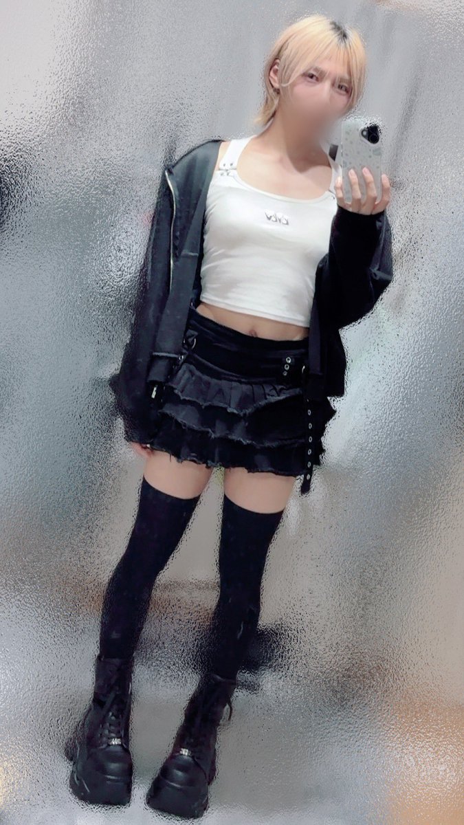 kebdgb's tweet photo. ニーハイ好き？♡♡

 #男の娘 #女装 #金髪ショート https://t.co/K7n5QTmWTc