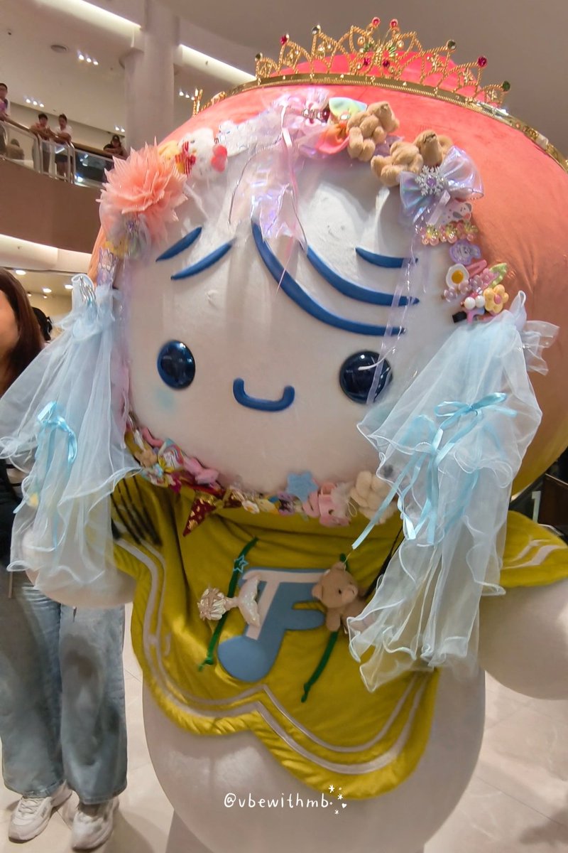 vbewithmb's tweet photo. เจ้าหญิงน้องเรนนี่ วันนี้ชีมีมงค่ะ 👑 

NICE TO MEET RAINY
#CentralBangnaxRainy https://t.co/I3B3cGeDp3