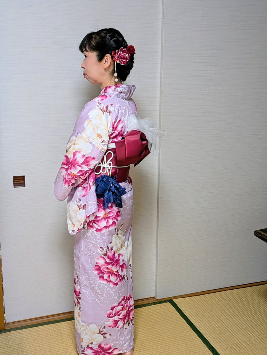 Kyochan_shane's tweet photo. 久々に都心に出掛けて疲れた…🫠
天候も雨でしかも浴衣👘 
はじめましてでお会いする予定の人がいたのでしっかり着付けを予約してお出迎えしようと思っていたら、訳あって当日キャンセル…
着付け後に連絡に気付いたのでそのままイベントに出掛けたけど…
天候が気になってすぐ帰ってきた😮‍💨 https://t.co/4JIHNATOiK