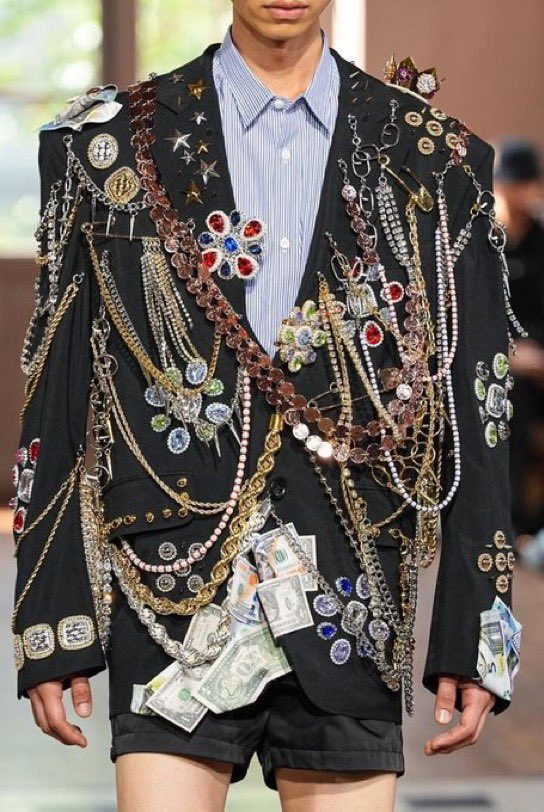 gothicornate_'s tweet photo. when accessories become the whole personality https://t.co/G0xaPtQe8W