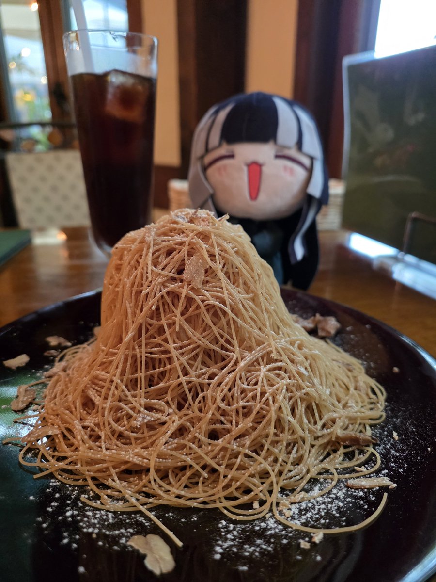 nurari0903's tweet photo. 合間にCaffe Terrazza Ukaiでお昼ご飯。ソフトシェルクラブのアメリケーヌソースパスタ、黒毛和牛もも肉のグリル、デザートにモンブラン。もも肉のグリルめちゃくちゃ美味しかったし、粒マスタードやソースの味変をしっかり堪能できるボリュームもあって大満足。
#行ったよらでんちゃん https://t.co/5PQ0OZ7eh0
