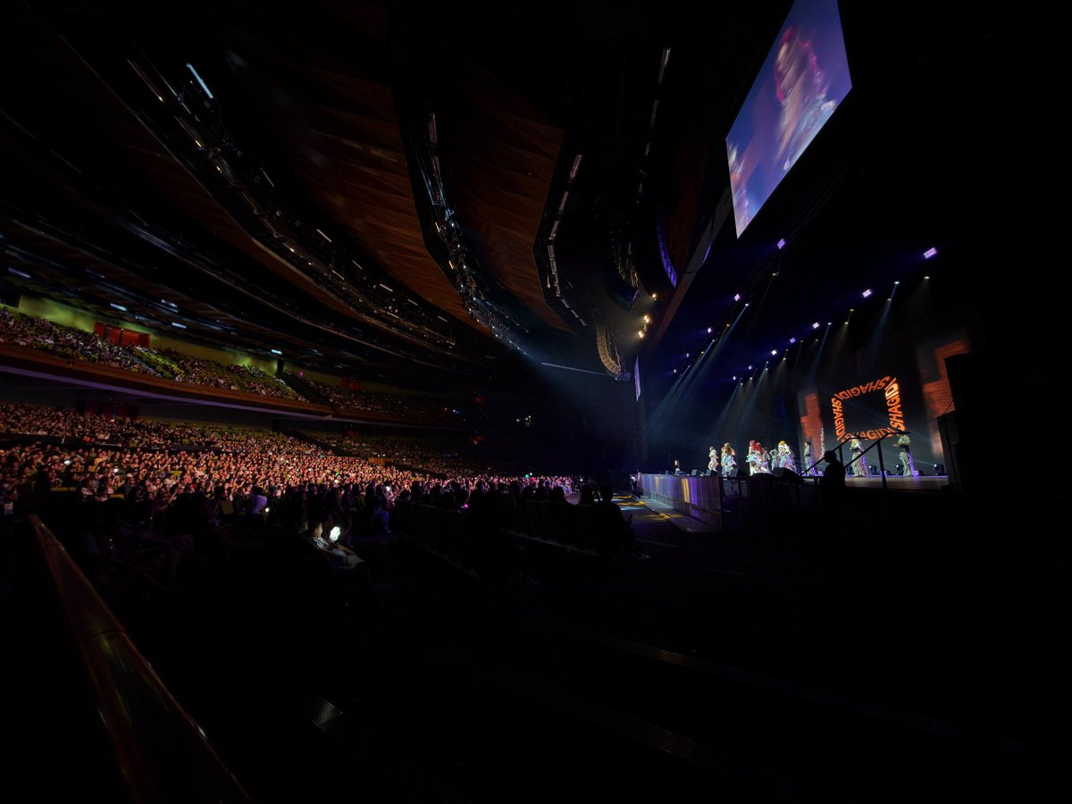bini_writes's tweet photo. ANOTHER STOP, ANOTHER CITY, ANOTHER BINI HISTORY 🌺🇵🇭🇦🇺

LOOK: Almost 4,500 people showed up as BINI debuted in the Australian concert scene for the first time ever. It’s a massive turnout for BINI’s first stop in Oceania with an expected bigger crowd in Sydney as BINI continues to makes history in the #BINI_SIGNALS_WORLDTOUR_2026. 

MELBOURNE GOT BINI SIGNALS

#BINI_SIGNALS_MELBOURNE
#BINI_SIGNALS_WORLDTOUR_2026
#BINI