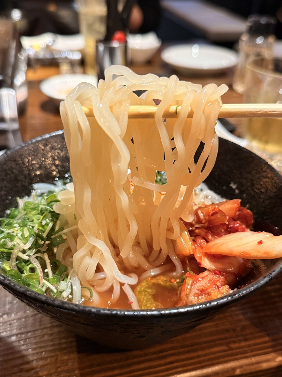 apple_matsumo's tweet photo. 『一枚単位は女子が好き。』
🥩 恵比寿　ニクアザブ 🥩

コスパよくいろんなお肉を楽しめるお店❤️

#東京グルメ #東京ランチ #東京ディナー https://t.co/y53rZZPigG