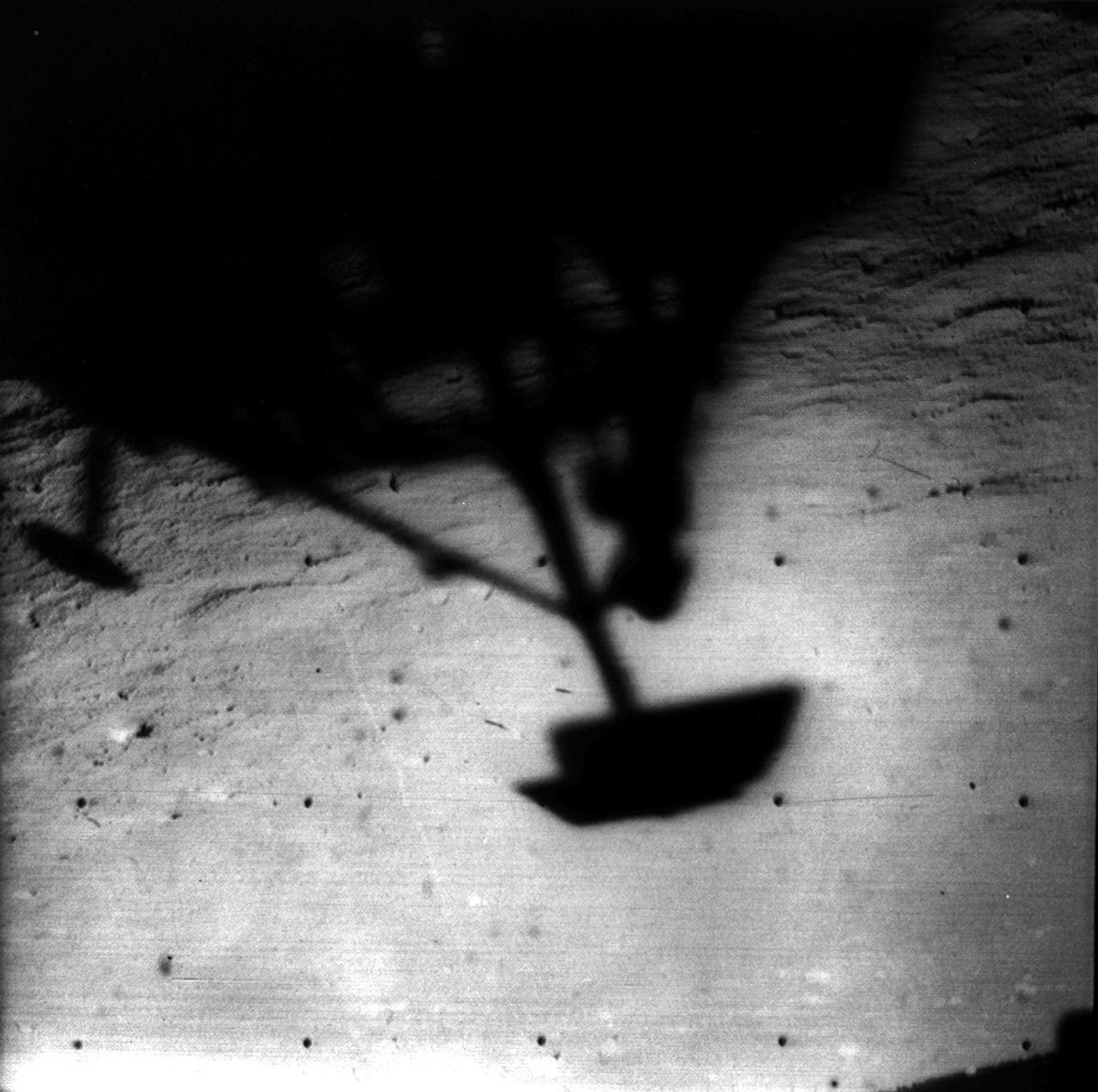 ILoveStarship's tweet photo. Real NASA stills for the Sept 20 thread.

Pete Conrad at Surveyor 3 (AS12-48-7136), Nov 1969 — the hardware S-2 never got to park.

Surveyor 1's own shadow on the Moon (PIA02976) after the first US soft landing, same vehicle family as S-2.

https://t.co/pVUclPfmip https://t.co/c0YSA68NgJ