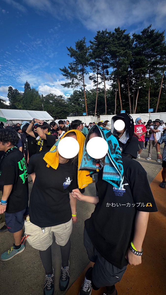 abm__69's tweet photo. 3年ぶりのいしがきたのしかった〜！
初見KUZIRAで楽しくなっちゃって飛んだら2回目で見事に背中から落下して腰負傷( ◠‿◠ )痛過ぎて数年ぶりに整骨院きたけど、理由説明するの恥ずかしかった( ◠‿◠ )「ライブで人の上に乗りまして落ちました、、」じゃないんよ　先生 はて😦？みたいな顔してたよ https://t.co/fweR8sOvaw