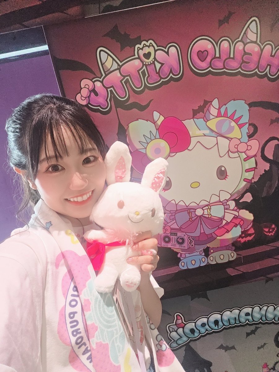 naobou_official's tweet photo. #ウィッシュミーメル15周年！
メルちゃんお誕生日本当におめでとうっっ！💌
昨日、ピューロランドで弾丸メル活してきました……！らぶです🫶

（今日の #チアリステイルズ イベントの写真や動画をお持ちの方いらっしゃいましたら、よかったら、お、おすそわけいただけませんか……っ！🙇）（東山奈央） https://t.co/rTSjv9wR9d
