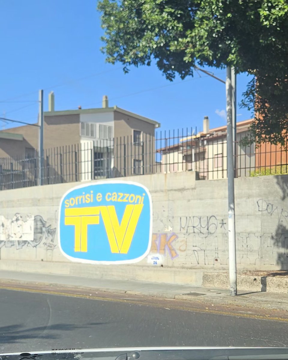nuvolacristallo's tweet photo. Da Cagliari è tutto 😂😂😂 a voi la linea https://t.co/vD90pdhFSq