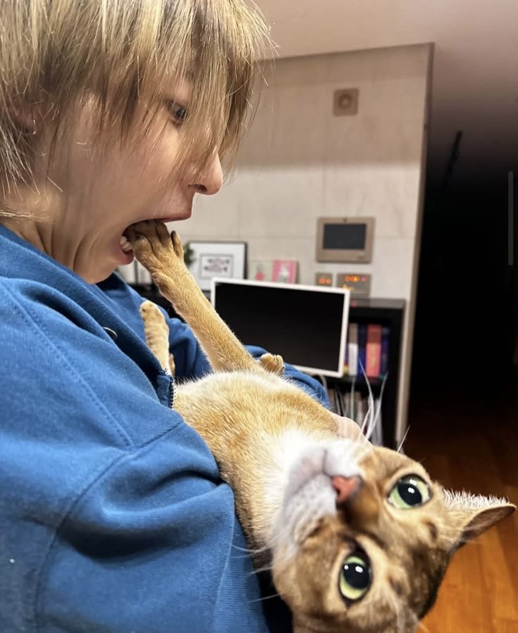 Lngshottiie's tweet photo. animals sense people with pure souls ❤️‍🩹:) https://t.co/UZz9rcZOLz
