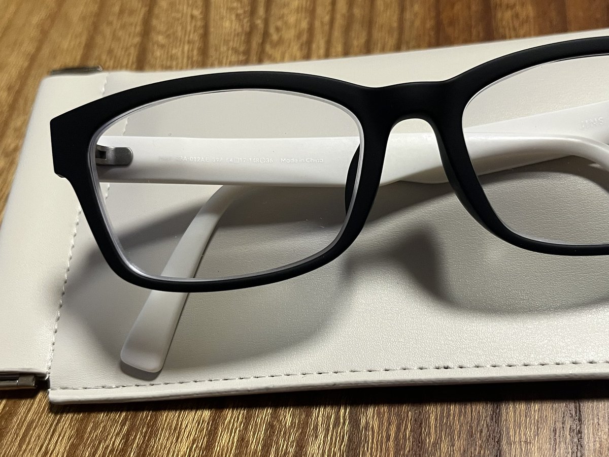 garnet_FF14's tweet photo. だんごちゃんの牙によりメガネに大きな傷が付くの巻👓
急遽即時で1本手配👓
もう1本は来週受け取り👓
不意の出費がかさむ💸💸💸 https://t.co/M8Fnz76DT8